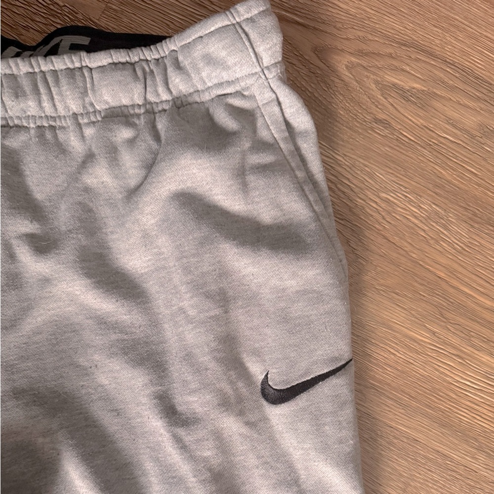 Men’s Nike dri fit medium grey sweats